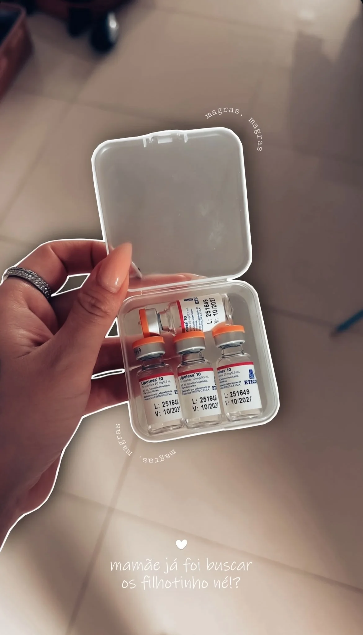 Exemplo de Story com Figurinhas